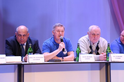 В честь праздника будущие конструкторы и космонавты запустили ракету В честь праздника будущие конструкторы и космонавты запустили ракету