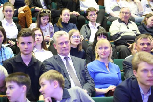 В честь праздника будущие конструкторы и космонавты запустили ракету В честь праздника будущие конструкторы и космонавты запустили ракету