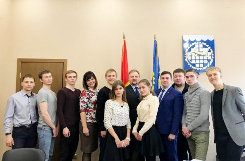 Молодые парламентарии намерены работать и ещё раз работать Молодые парламентарии намерены работать и ещё раз работать
