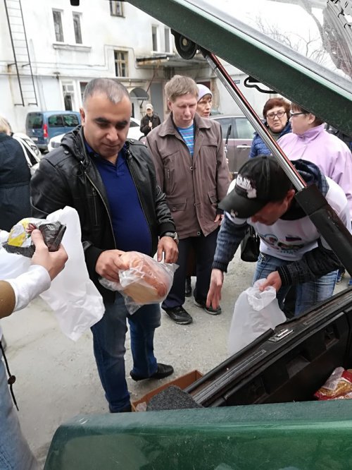 В мире еще есть добро… Репортаж с раздачи еды для нуждающихся В мире еще есть добро… Репортаж с раздачи еды для нуждающихся