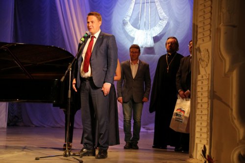 Гала-концерт «Волшебство звука» стал подаркам городу в преддверии юбилейных торжеств Гала-концерт «Волшебство звука» стал подаркам городу в преддверии юбилейных торжеств