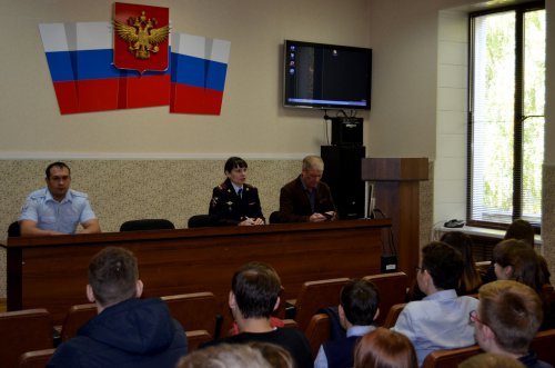 Озерская полиция раскрыла свои двери для будущих абитуриентов Озерская полиция раскрыла свои двери для будущих абитуриентов