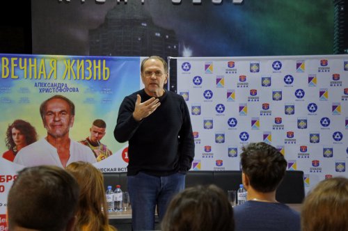 Алексей Гуськов: «Радость моей профессии – когда предлагают необычное. Алексей Гуськов: «Радость моей профессии – когда предлагают необычное.