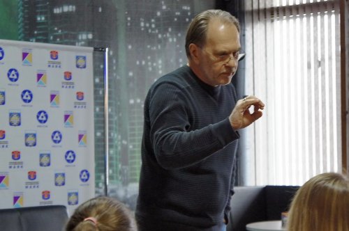 Алексей Гуськов: «Радость моей профессии – когда предлагают необычное. Алексей Гуськов: «Радость моей профессии – когда предлагают необычное.