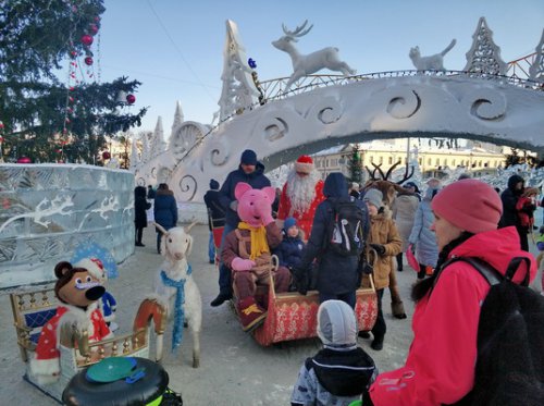 Застывшая сказка: Ледовый городок в Екатеринбурге! Застывшая сказка: Ледовый городок в Екатеринбурге!