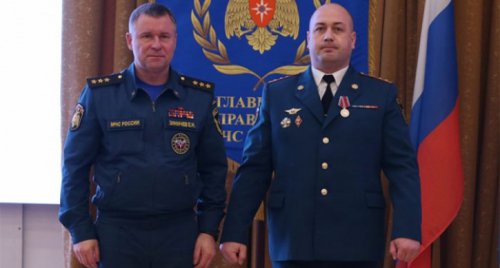 Глава МЧС наградил пожарного из Озерска за спасение ребенка Глава МЧС наградил пожарного из Озерска за спасение ребенка