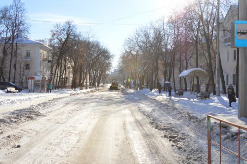 Администрация привлекла к уборке дополнительные силы
