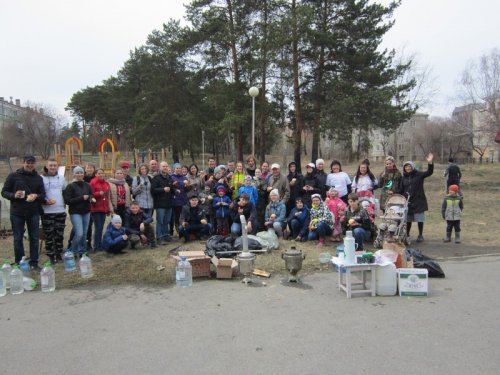 Благодаря волонтерам старые газеты стали саженцами Благодаря волонтерам старые газеты стали саженцами