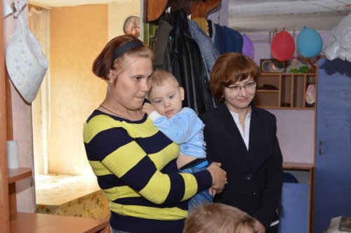 Депутаты подключились к решению проблем многодетной семьи Депутаты подключились к решению проблем многодетной семьи