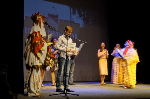 Капустная карусель: в театре кукол «Золотой петушок» закрыли сезон Капустная карусель: в театре кукол «Золотой петушок» закрыли сезон