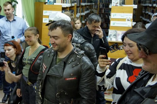 Мотопробег "В поисках 12 стульев" в Озерске: обзор события Мотопробег "В поисках 12 стульев" в Озерске: обзор события
