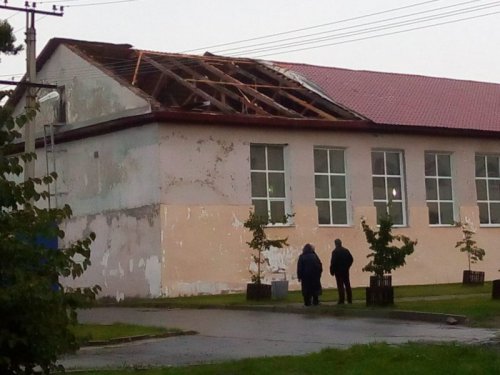 Смерч высотой 70 метров прошелся по Кыштыму Смерч высотой 70 метров прошелся по Кыштыму