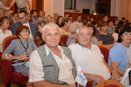 Город поздравляет тех, кто его проектировал Город поздравляет тех, кто его проектировал