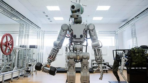 В варежках и с российским флагом: магнитогорский робот Федор улетел в космос В варежках и с российским флагом: магнитогорский робот Федор улетел в космос