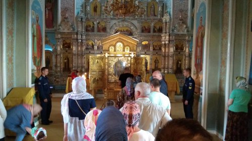 Озерчане у главной иконы Вооруженных сил Озерчане у главной иконы Вооруженных сил