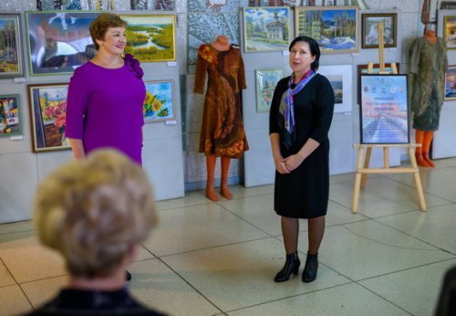 В Озёрске открылась выставка новоуральских передвижников В Озёрске открылась выставка новоуральских передвижников