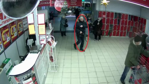 Сотрудники полиции просят оказать содействие в установлении личности подозреваемого в краже