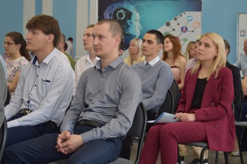В озерском МИФИ состоялся юбилейный выпуск.