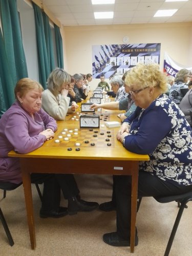 В рамках спартакиады «Здоровье» прошли соревнования ветеранов по шашкам.