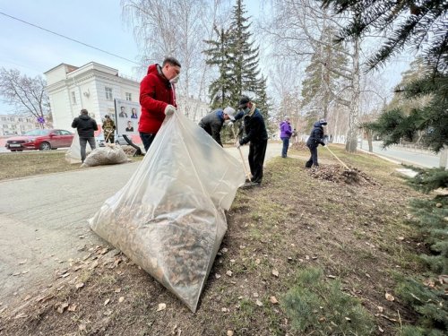 Озерский городской округ принял активное участие во Всероссийском экологическом субботнике.