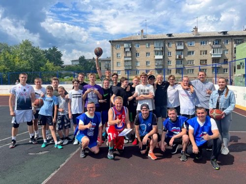Стритбол становится популярной молодежной игрой в Озерске