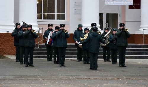 В Озерске на театральной площади состоялась торжественная церемония приведения к присяге, посвященная дню сотрудника органов внутренних дел.