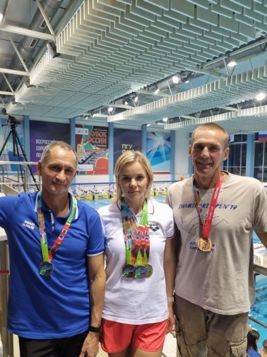 Ветераны озерского спорта приняли участие в Открытом Кубке России по плаванию.