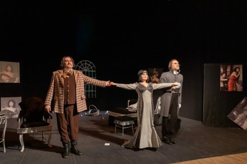 Критики и коллеги высоко оценили две работы актёров театра «Наш дом» на областном фестивале.