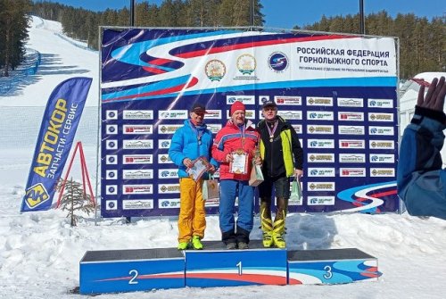 Озерчане стали призёрами двух соревнований по горным лыжам.