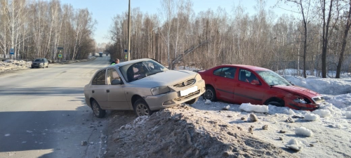Госавтоинспекция Озерского городского округа устанавливает обстоятельства дорожно – транспортного происшествия.