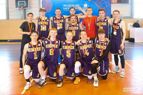 Сборная Озерска по баскетболу победила в дивизионе «Север» и выиграла путевку в областной финал.