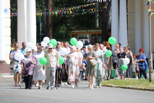 День семьи, любви и верности, озерчане провели по-семейному тепло и радостно.