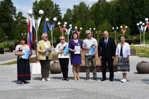 Озерск отметил успехи выпускников 2026 года