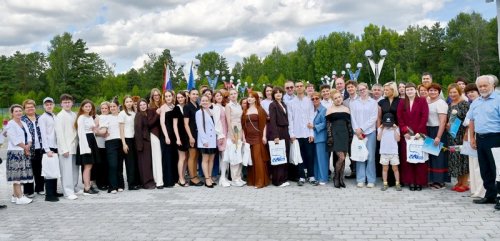 Озерск отметил успехи выпускников 2026 года