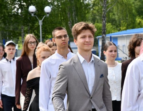 Озерск отметил успехи выпускников 2026 года