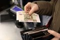 Южноуральцы смогут платить картой «МИР» с помощью смарт-часов.